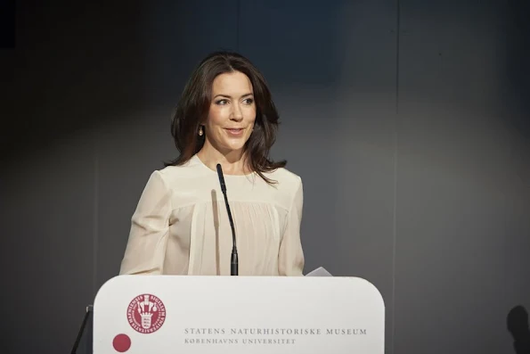 Crown Princess Mary of Denmark attends the official opening of "2016 Danish Research Festival" held at the Zoological Museum of Copenhagen