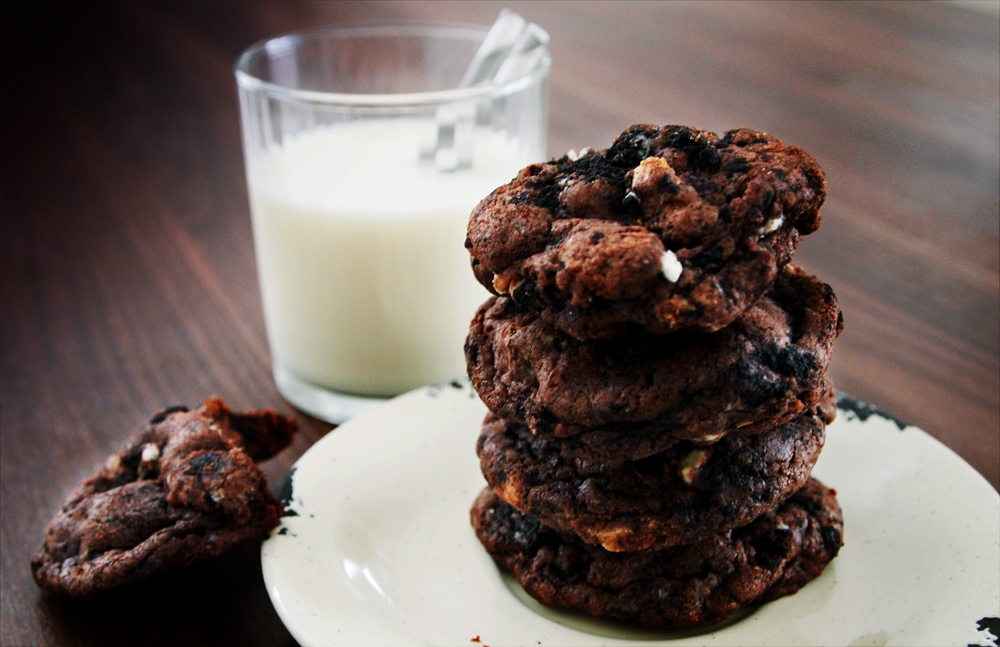 MAY ALL SEASONS BE SWEET TO THEE Double Fudge Oreo Crunch Cookies