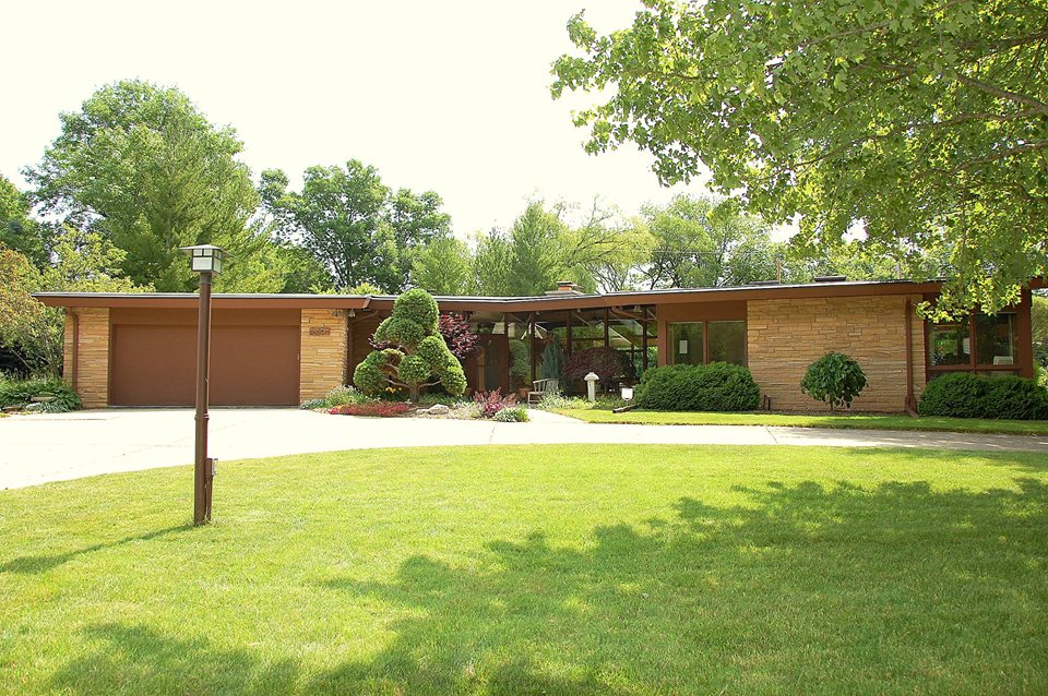 Mid Century Modern Milwaukee Jordan Miller 8580 N Seneca Dr Fox