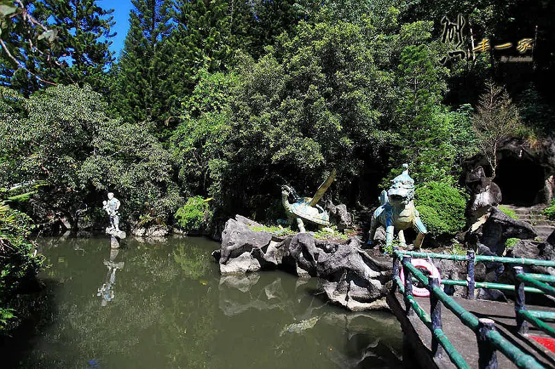 南投泰雅渡假村|臘腸樹隧道|馬赫坡草原|圖騰與中國山水區