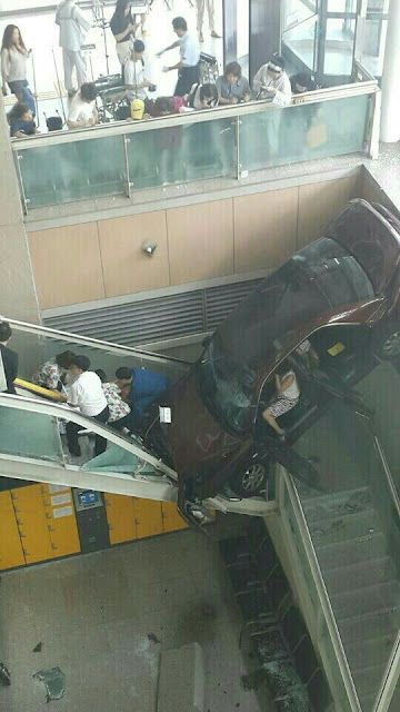 일산 백병원, 여성 운전자 차량이 벽뚫고 계단으로 돌진