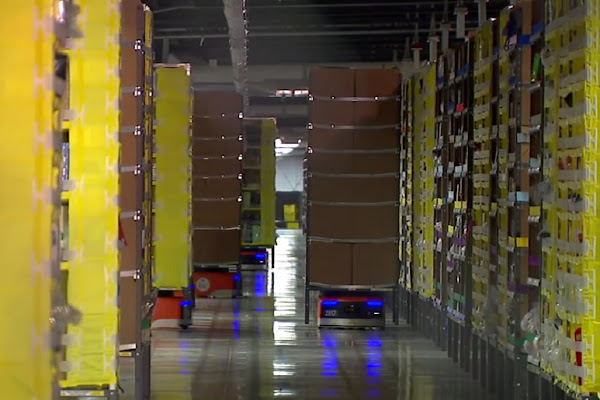 可以舉重的 Kiva 機器人 可以舉重的 Kiva 機器人