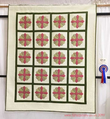 'Dresden Plate' Charity / Fundraising Quilt by Lydney Quilters