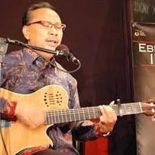 Lagu Tembang Kenangan Ebiet G Ade