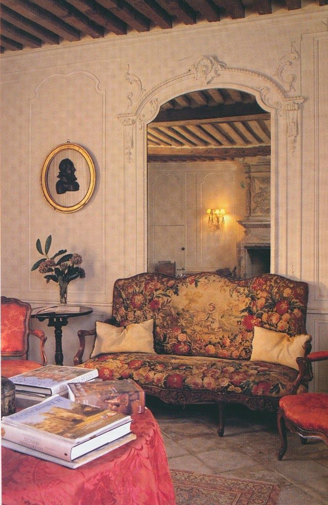 Eye For Design Decorating With French Tapestry Upholstered Settees