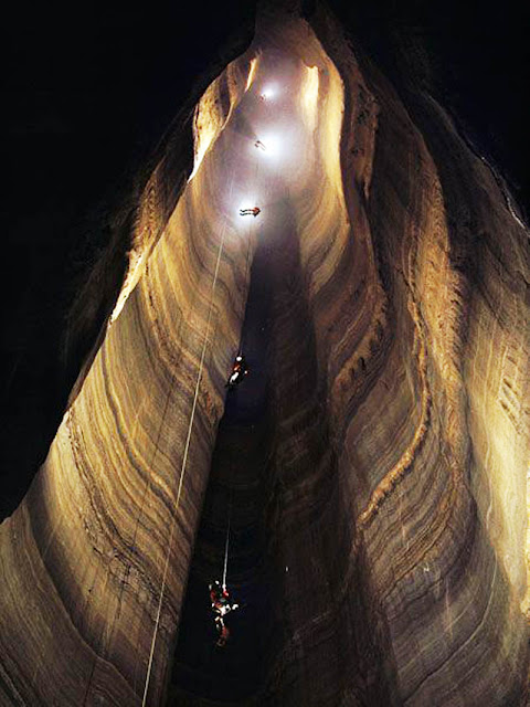 Caverna Ellison – Georgia