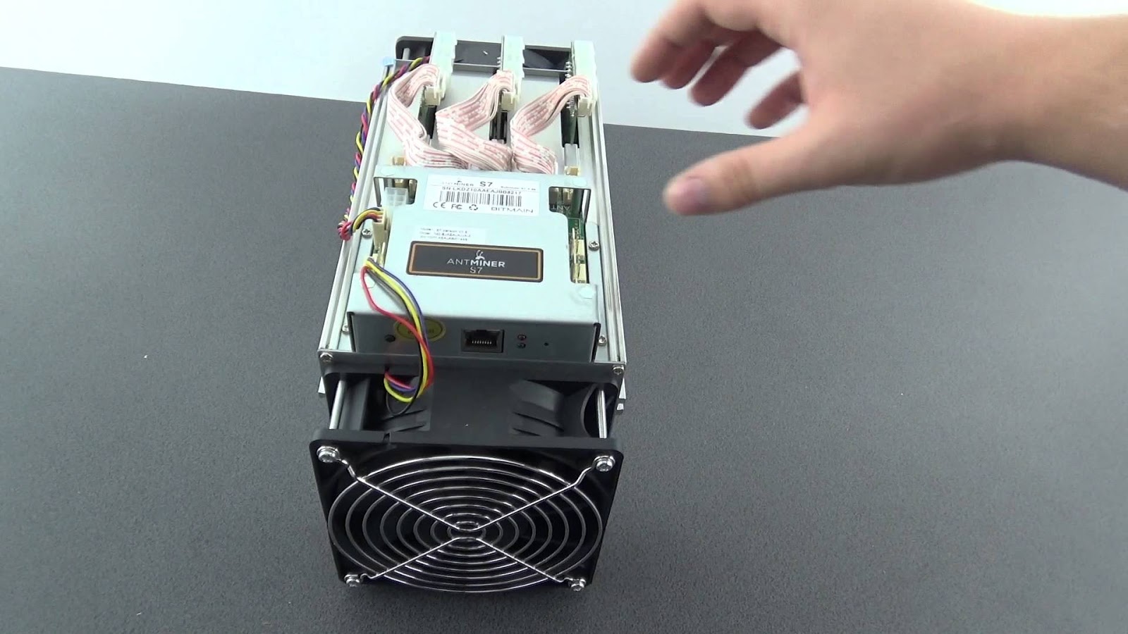 مراجعة ANTMINER S7 BATCH 17 لتعدين البتكوين مراجعة ANTMINER S7 BATCH 17 لتعدين البتكوين
