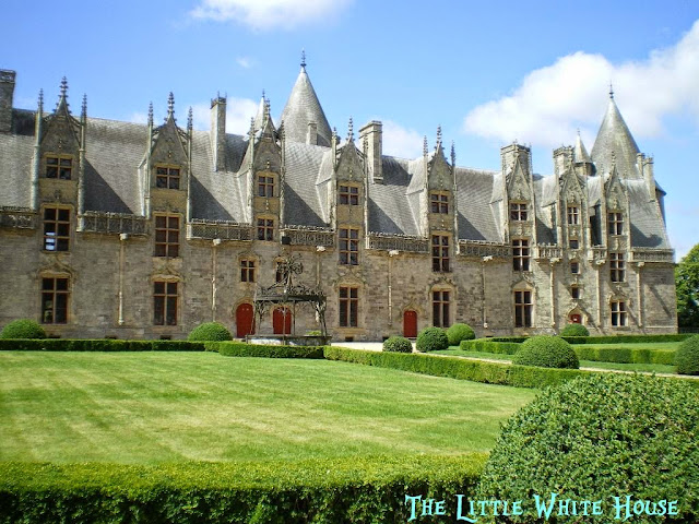 http://thelittlewhitehouseontheseaside.blogspot.fr/2013/06/chateau-de-josselin.html