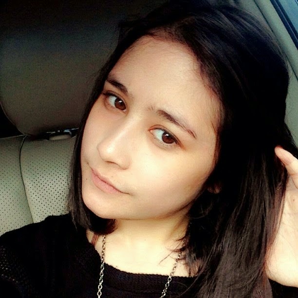 Kumpulan Foto Prilly Latuconsina Terbaru