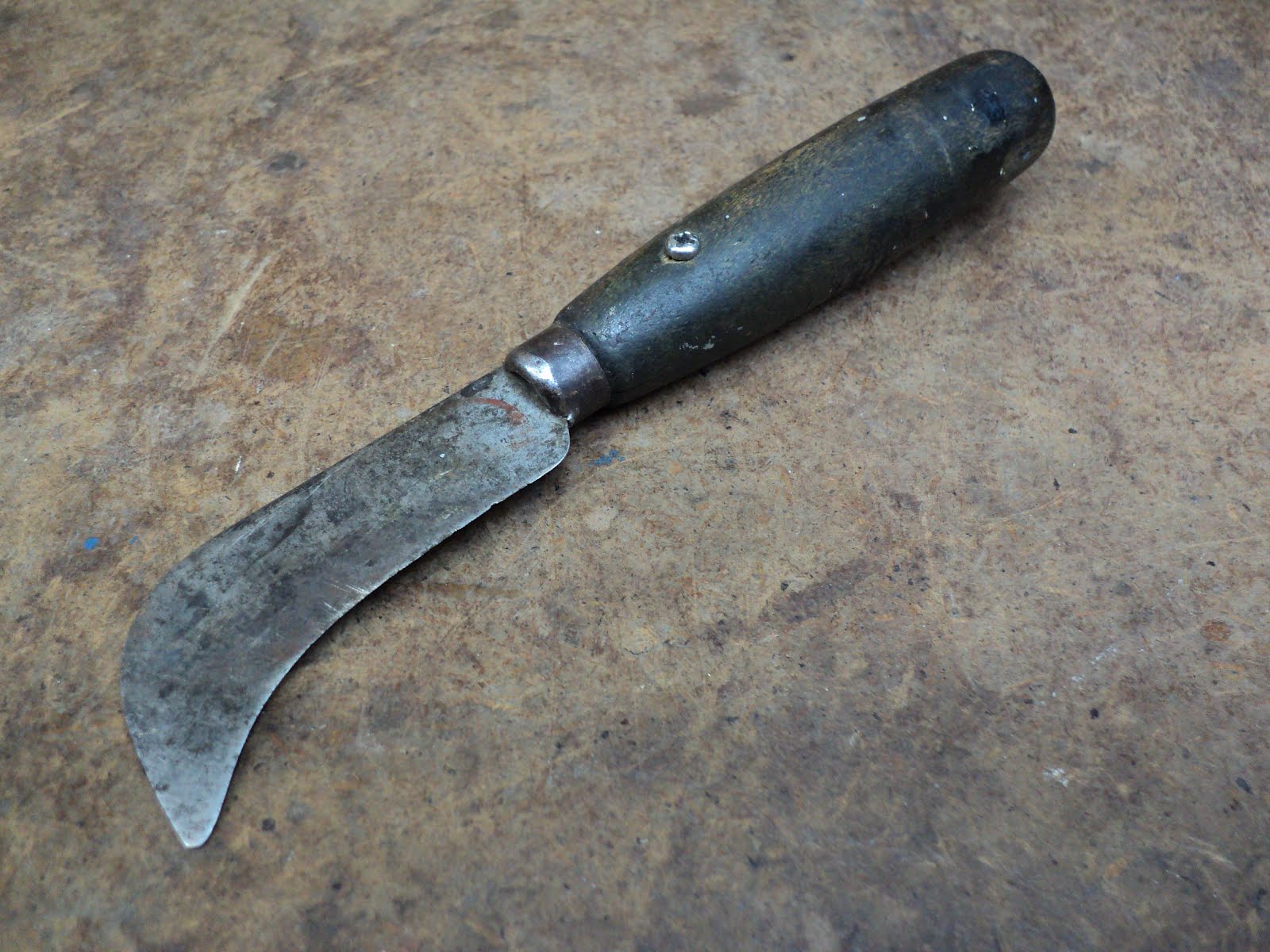 The Whole Garage Catalogue: A Pruning Knife