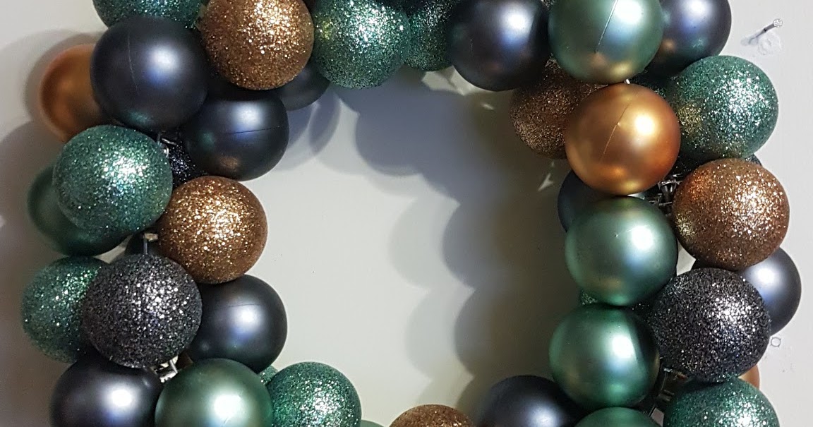 Meine kreative Welt Kranz aus Christbaumkugeln (mit Anleitung)