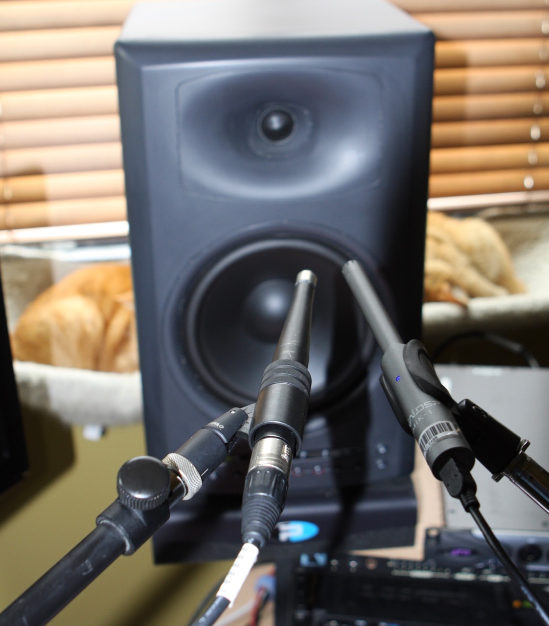 UCI Sound Design The MiniDSP UMIK1 USB Measurement Mic