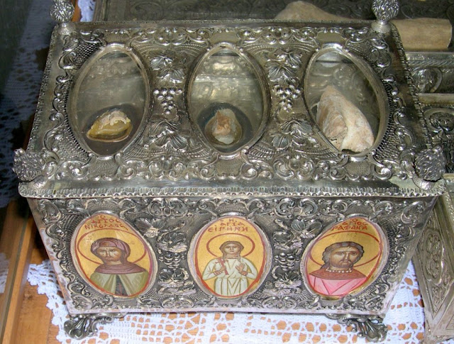 Ιερά λείψανα της Ιεράς Μονής Αγίας Παρασκευής Δομήρου https://leipsanothiki.blogspot.com/