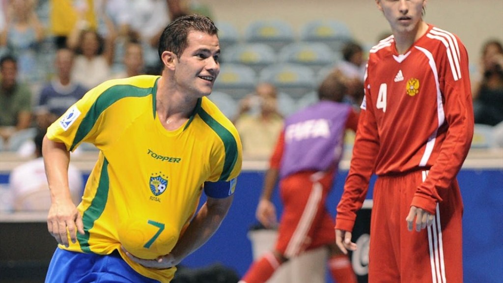 Ricardinho, eleito melhor jogador de futsal do mundo, se aposenta