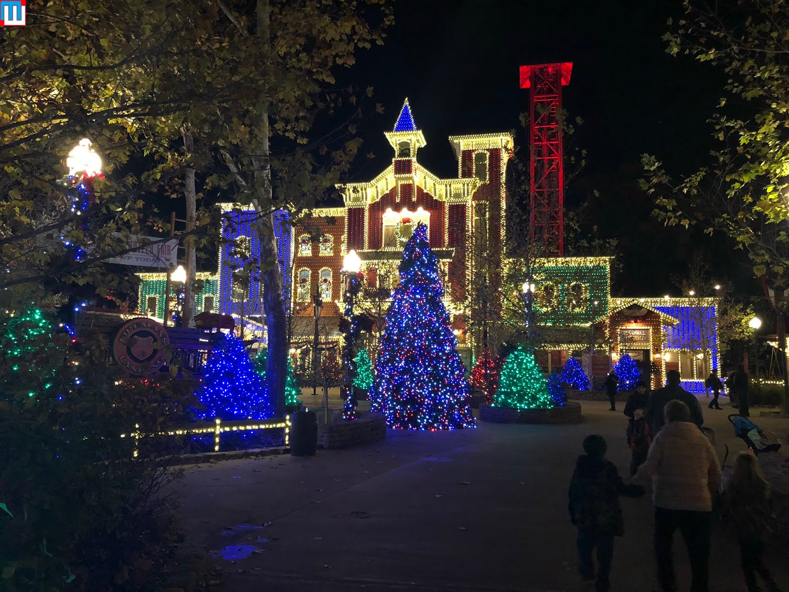 MidwestInfoGuide An Old Time Christmas Lights (SDC)