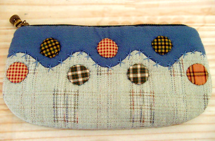 DIY Sewing Photo Tutorial for Quilted Cosmetic Bag or Toiletry Case.