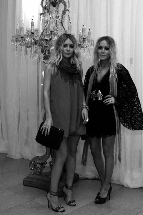 Short Celebrities: Olsen Twins Heights: Mary Kate 1.50 Ashley 1.53