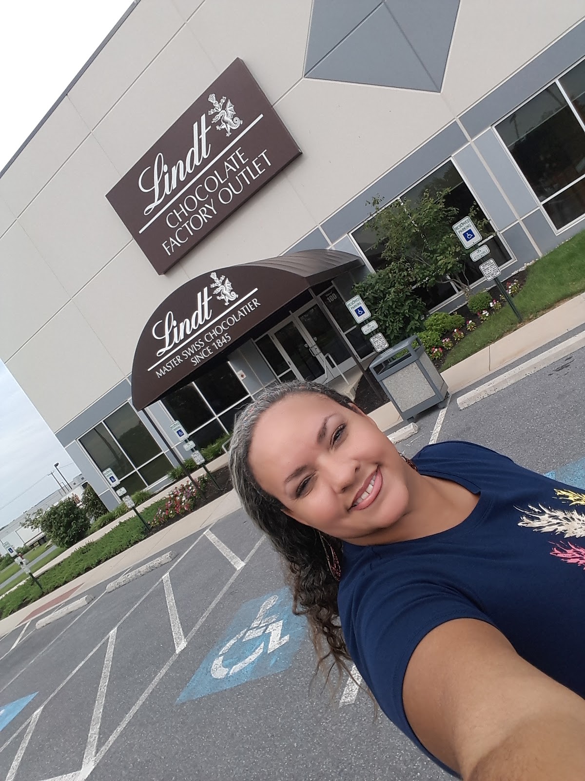 Tameka's Corner BUSINESS REVIEW Lindt Chocolate, Carlisle, PA