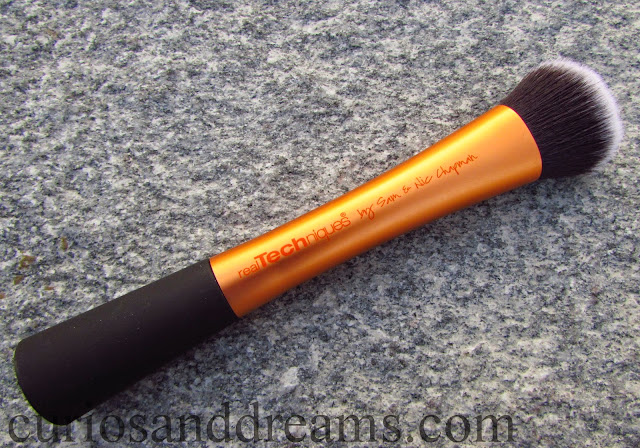 Real Techniques Expert Face Brush review, Real Techniques India, Real Techniques review India, Foundation brush india,
