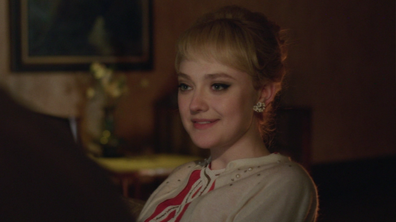 Films Et Séries Tv Avec Dakota Fanning Movie and TV Cast Screencaps: Dakota Fanning as Beverly Aadland in The