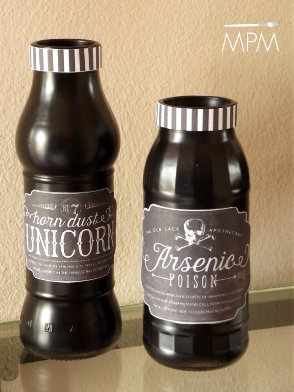 Bottigliette di veleno per Halloween con etichette Lia Griffith