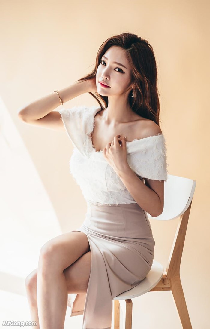 Beautiful Park Jung Yoon in the April 2017 fashion photo album (629 photos) photo 17-13