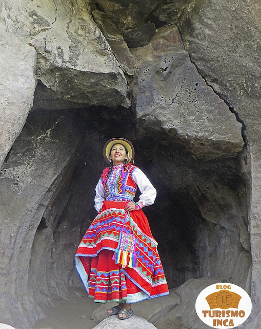 Cuevas de Mollepunku - Cañón del Colca