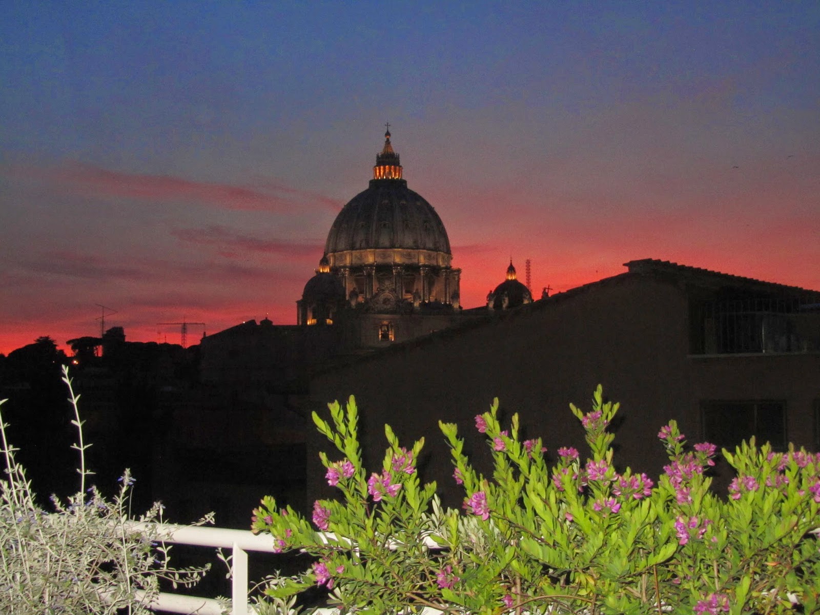 El Vaticano de noche