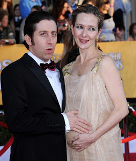 helberg simon towne jocelyn 18th annual sag awards wife bang big theory offspring celebrity daughter adeline zimbio welcomed child star