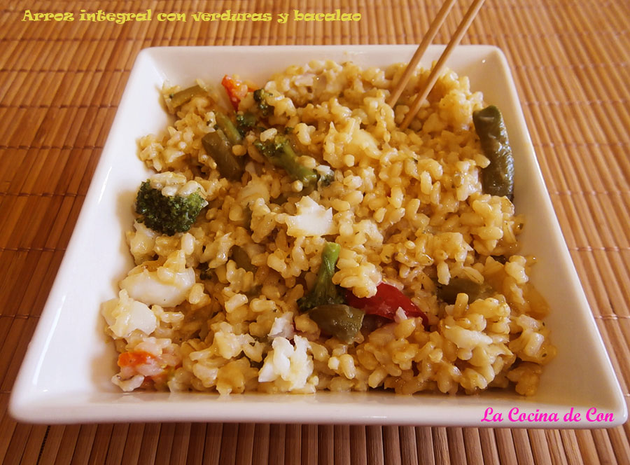 arroz integral con verduras y bacalao