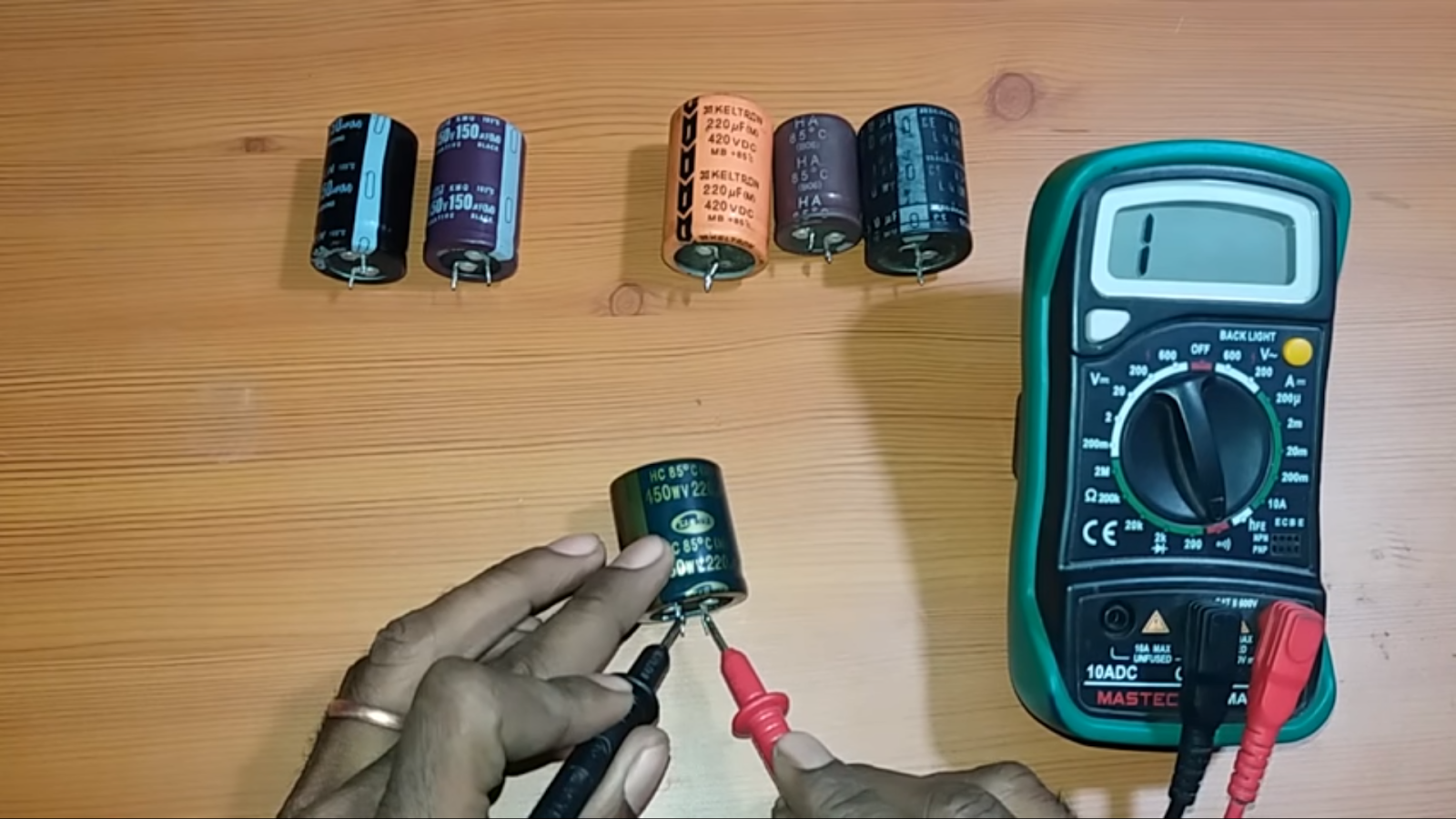 How To Check A Polar And Non Polar Capacitors Using Multimeter