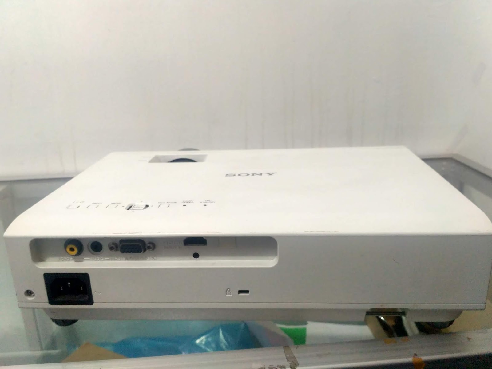 PROYEKTOR / PROJECTOR SONY VPLDX120 2 jutaan