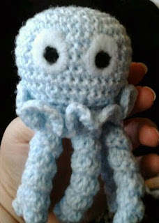 http://translate.googleusercontent.com/translate_c?depth=1&hl=es&rurl=translate.google.es&sl=en&tl=es&u=http://crochetcreationsbysara.blogspot.com.es/2013/09/octo-amigurumi-rewrite.html&usg=ALkJrhgg_JFsMO5R8k5rLKCrztcgj3pm0A