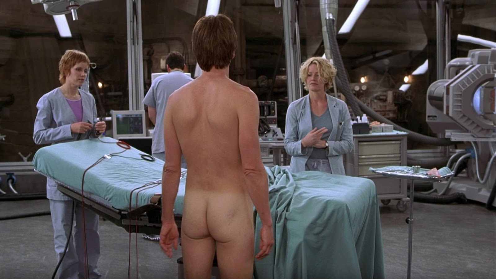 Kevin Bacon nude in Hollow Man.