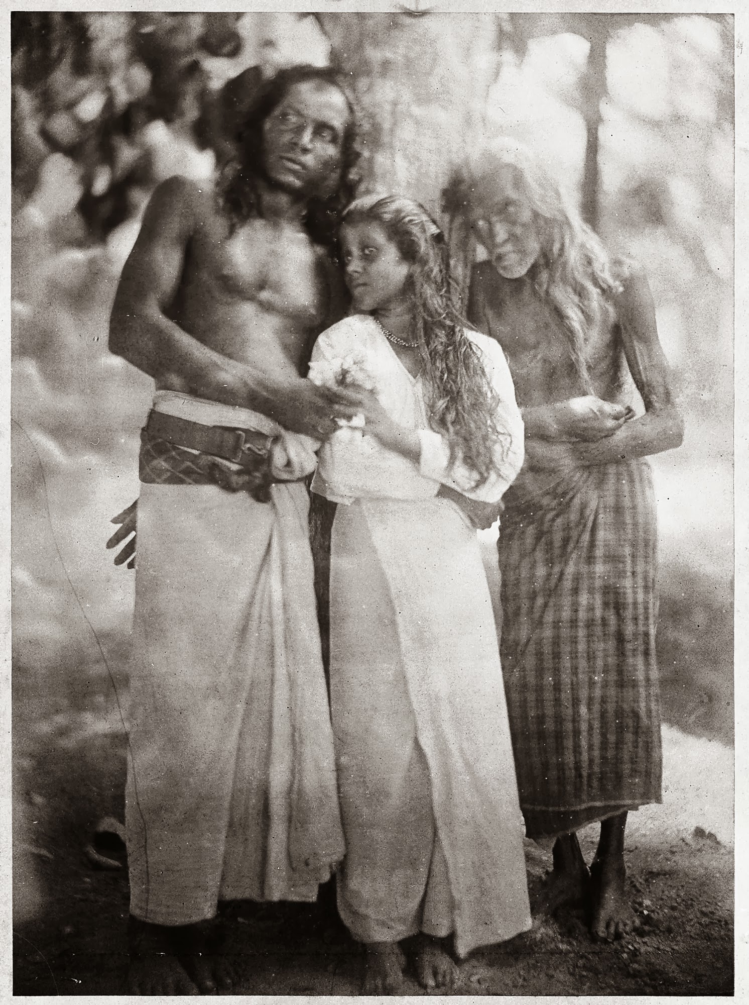 Ceylonese Group by a Tree Ceylon (Sri Lanka) 1878 Old Indian Photos Ceylonese Group by a Tree Ceylon (Sri Lanka) 1878 Old Indian Photos