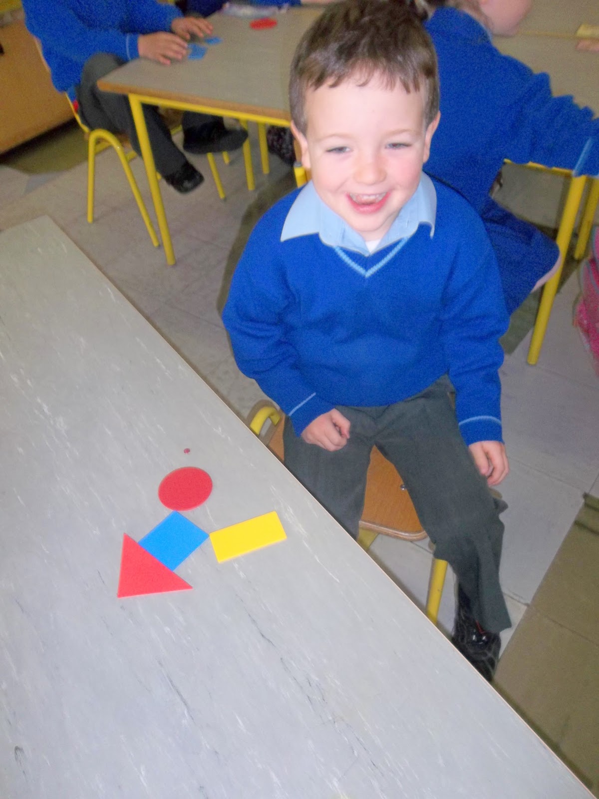 Maths Page: 2D shapes in Senior infants