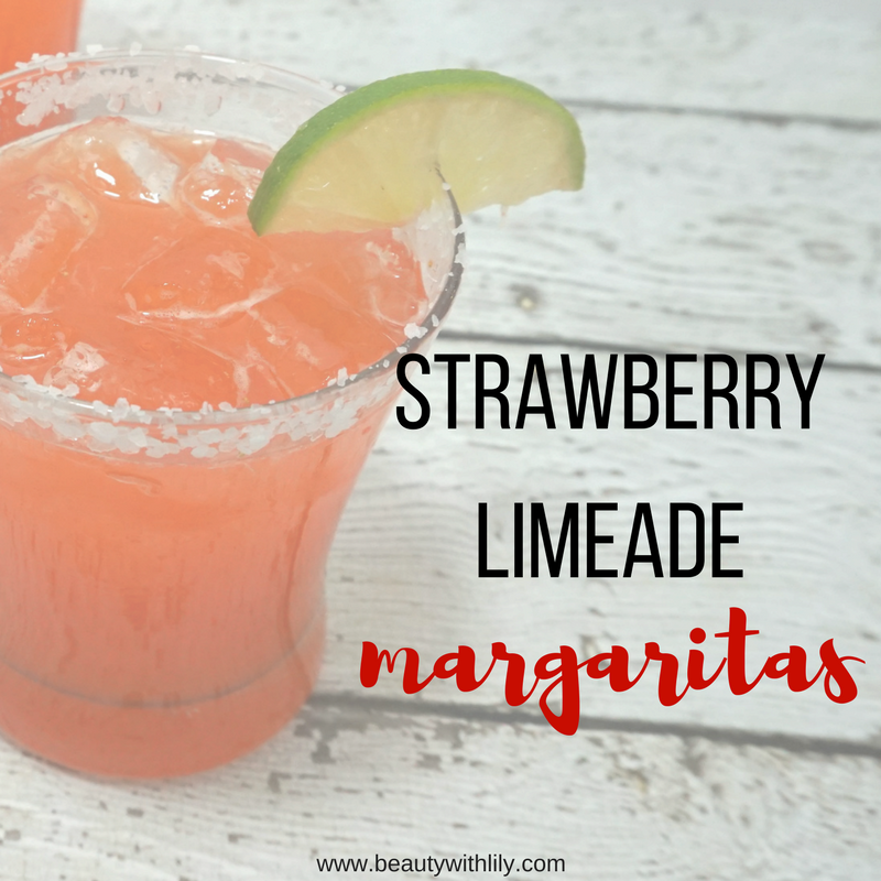 Strawberry Limeade Margaritas // Fast & Easy Margarita Recipe | beautywithlily.com