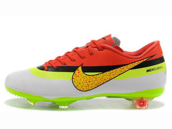 vapormax plus blanche rouge