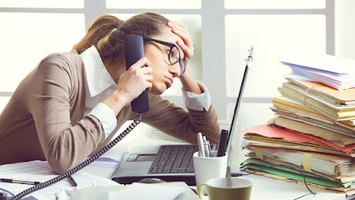  Pekerjaan di kantor yang begitu padat atau sibuk seringkali menciptakan kita stres 12 Tips Sederhana Mengatasi Semangat Down Di Kantor