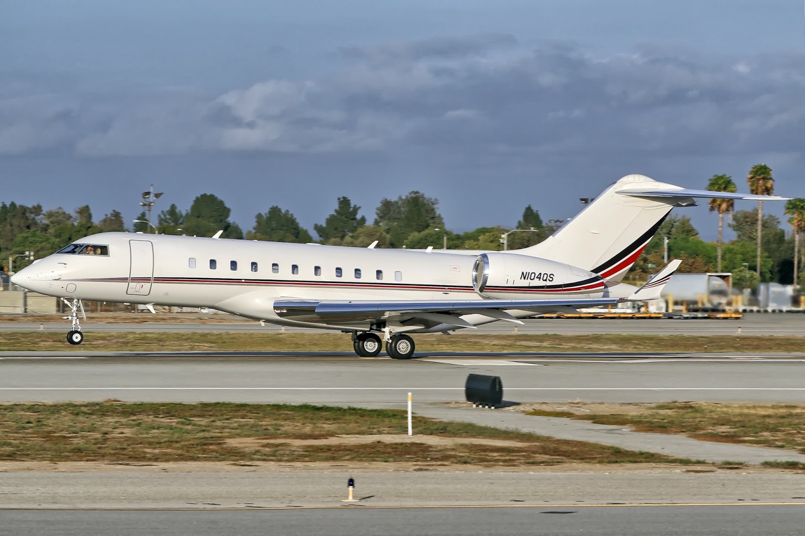 Aero Pacific Flightlines Netjets Bombardiar Global 5000 (c/n 9555) N104QS