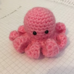 http://www.amyscrochetcave.com/2017/03/mini-octopus.html