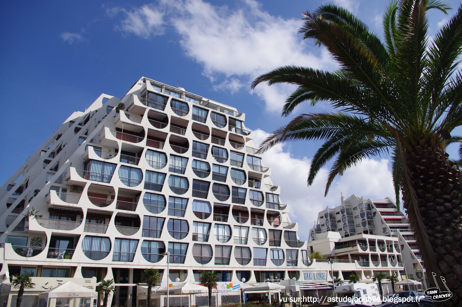 La Grande Motte Immeubles du port J. Balladur