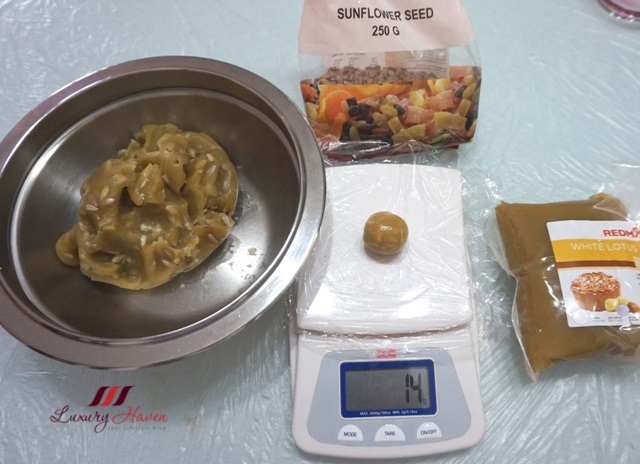 Fruity Christmas Mini Cakes Recipe with Edible Toppers