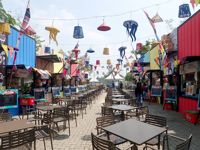 Segarnya Es Kepal Jadoel Pasar Senggol Summarecon Mal Bekasi Segarnya es kepal jadoel di pasar senggol yang merupakan event tahunan summarecon mal bekasi.