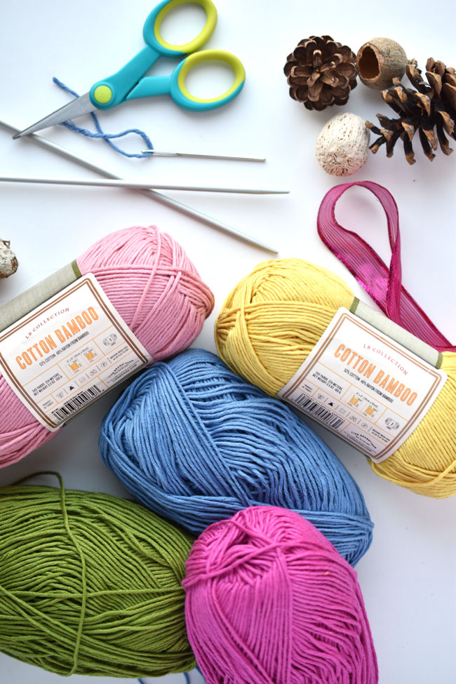 Woman in Real Life DIY Chain Yarn Garland 12monthsofdiy