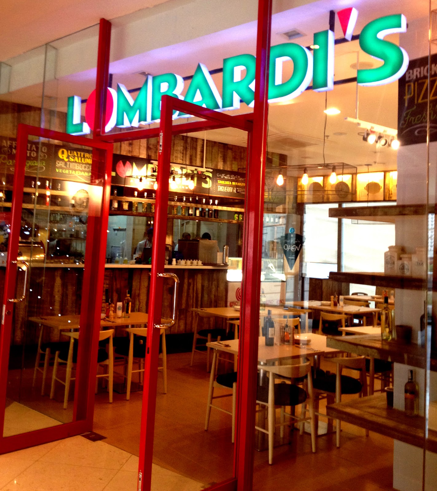 What Mary Loves Restaurant Discovery Lombardi's