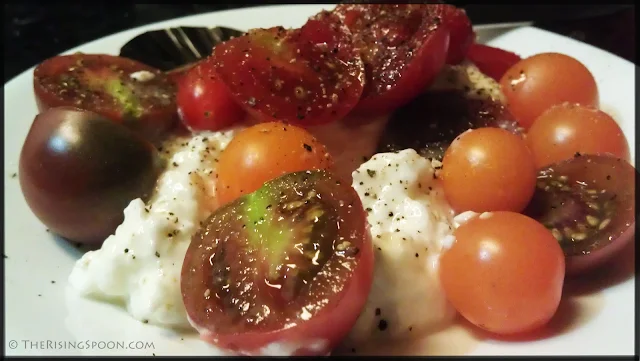 Heirloom and Cherry Tomatoes with Cottage Cheese | therisingspoon.com