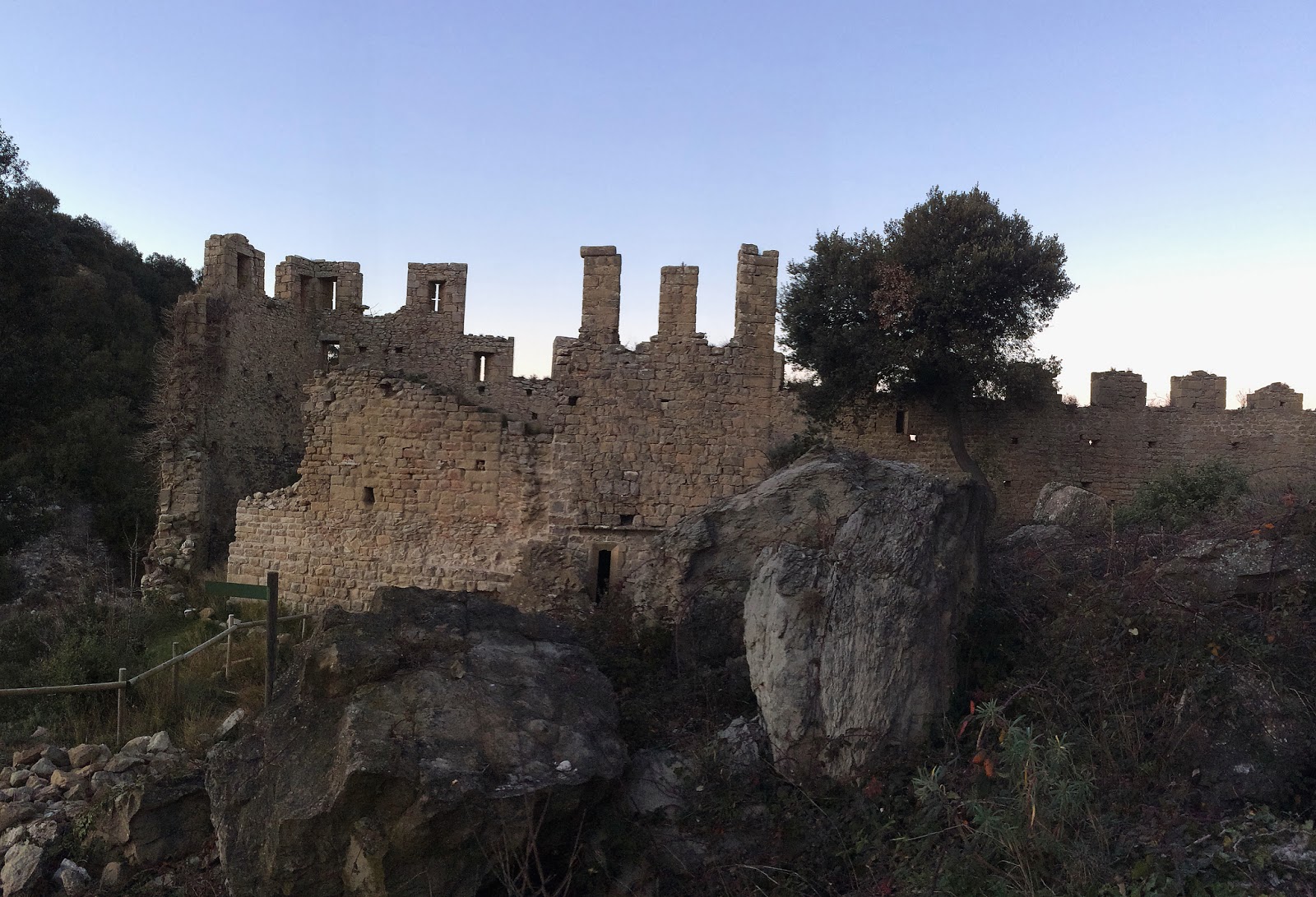Castell de Sant Martí de Centelles Rutas Mar & Mon