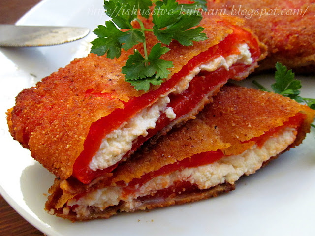 "Чушка бюрек" - жареные фаршированные перцы по-болгарски