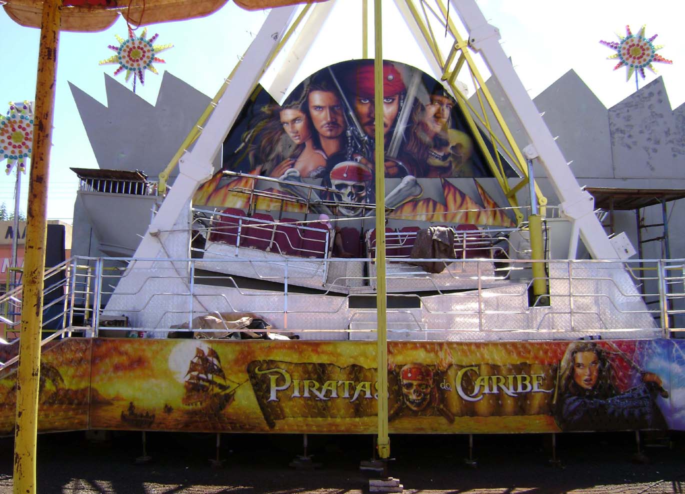 Pintura em PARQUES DE DIVERSÕES: Parque Playlândia - Barco Piratas do ...